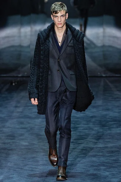 Look 5